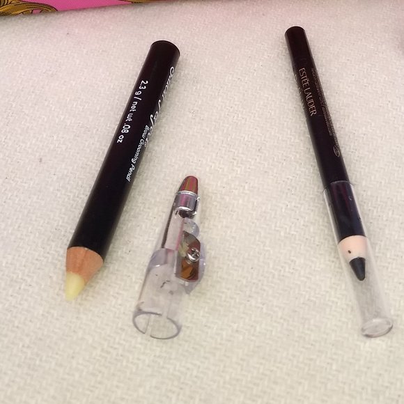 New Estee Lauder Makeup with New Bag. - Picture 2 of 9